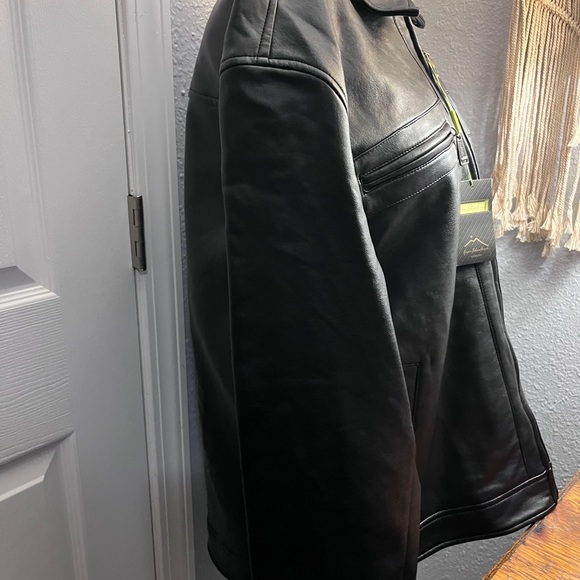 Men's Black Leather Jacket Large - Picture 5 of 14